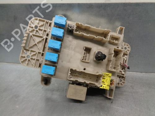 Caja reles / fusibles TOYOTA RAV 4 II (_A2_) 2.0 4WD (ACA21, ACA20) (150 hp) 9043321