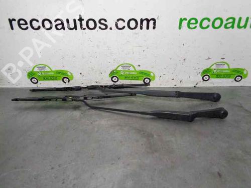 Used Front windshield wiper arm NISSAN MICRA II (K11) [1992-2007]  4871254