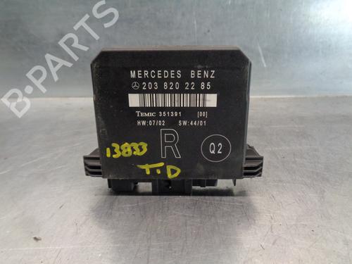 Used Comfort control module MERCEDES-BENZ C-CLASS (W203) C 200 CDI (203.004) (116 hp) 8299647