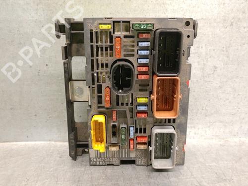 Sikringsdåse PEUGEOT 308 I (4A_, 4C_) 2.0 HDi (136 hp) 29856457