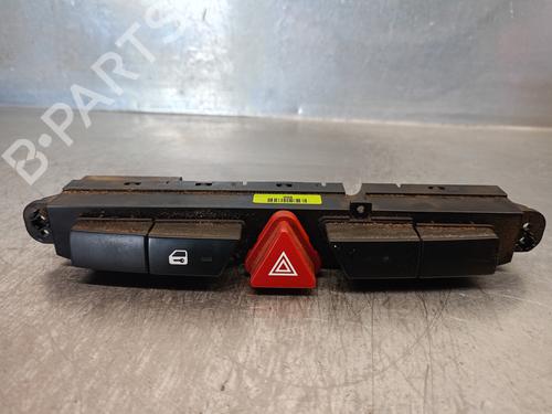 Used Warning switch KIA CEE'D Hatchback (ED) 1.6 CRDi 115 (115 hp) 18200279