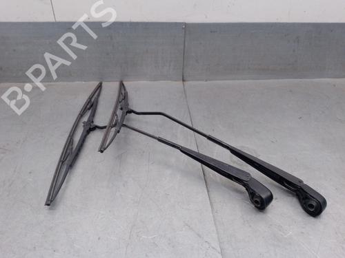Used Front windshield wiper arm RENAULT MEGANE I (BA0/1_) 1.6 16V (BA04, BA0B, BA11, BA1J, BA16, BA19, BA1K, BA1V,... (107 hp) 31579754