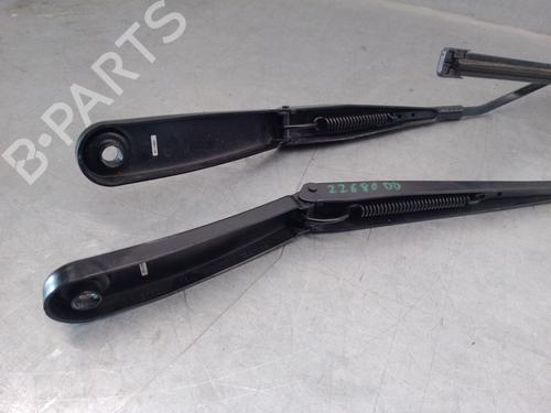 Front windshield wiper arm BMW X1 (F48) sDrive 16 d | BP26124207C143 