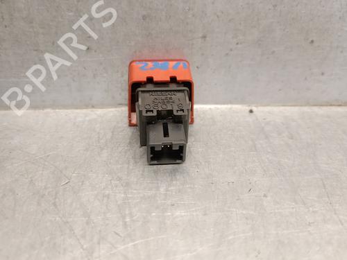 Warning switch NISSAN MICRA III (K12) 1.4 16V | BP29852554I22