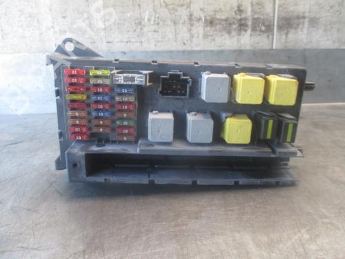 Used Fuse box MERCEDES-BENZ SPRINTER 3,5-t Van (B906) 313 CDI (906.631, 906.633, 906.635, 906.637) (129 hp) 8289798