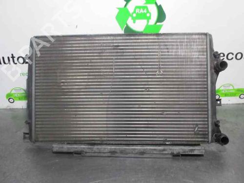 Used Water radiator Water radiator 38564213 38564213