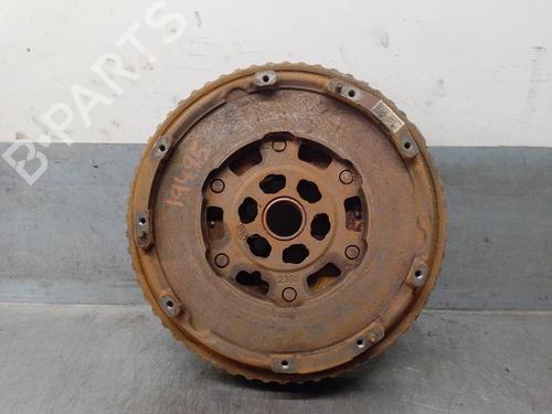 Used Flywheel RENAULT MEGANE IV Hatchback (B9A/M/N_) 1.2 TCe 130 (B9MR) (130 hp) 17394344