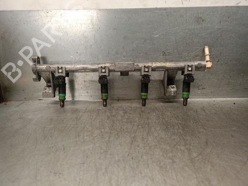 Used Injection rail FORD FOCUS I (DAW, DBW) 1.6 16V (100 hp) 29827502
