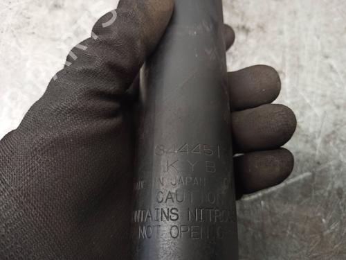 Right rear shock absorber KIA SORENTO I (JC) 2.5 CRDi 4WD | BP8689513M19 