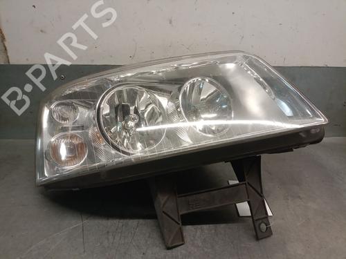 Used Right headlight VW TRANSPORTER T5 Bus (7HB, 7HJ, 7EB, 7EJ) 1.9 TDI (102 hp) 33012899