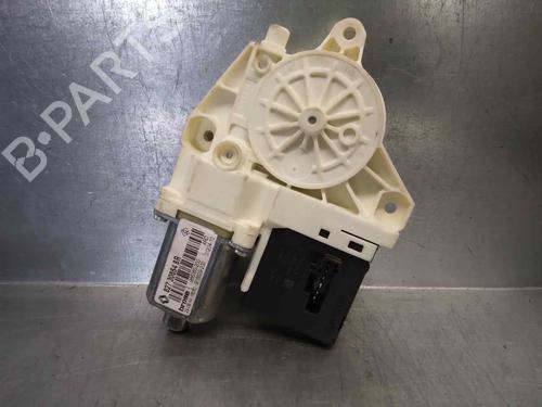 Vindusheismotor høyre bak RENAULT FLUENCE (L3_) 1.5 dCi (L30D, L30L, L306, L33F, L33L, L33M, L33V, L33W) (110 hp) 10530221