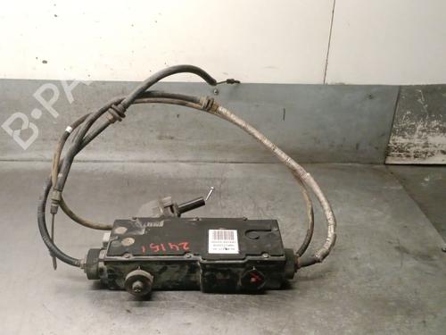 Used Electric handbrake RENAULT GRAND SCÉNIC II (JM0/1_) 2.0 dCi (JM1K) (150 hp) 30960159
