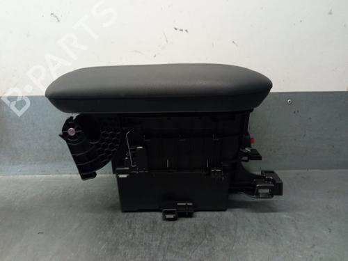 Used Armrest / Center console TOYOTA RAV 4 V (_A5_, _H5_) 2.5 Hybrid AWD (AXAH54) (178 hp) 29808649