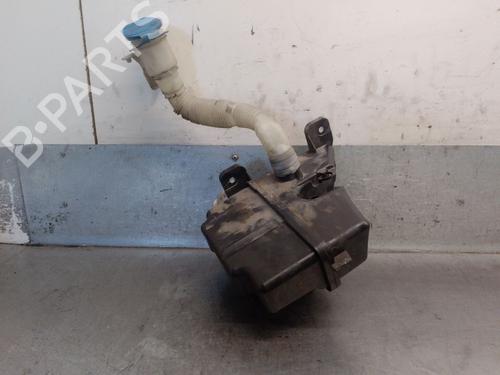 Used Windscreen washer tank Windscreen washer tank VW GOLF VII Variant (BA5, BV5) 1.6 (110 hp) 39722764 39722764