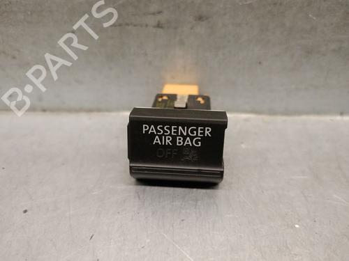 switch-vw-amarok-2ha-2hb-s1b-s6b-s7a-s7b-agd-2010-36074846 main image
