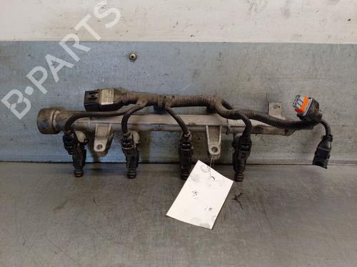 Used Injection rail Injection rail 37585262 37585262