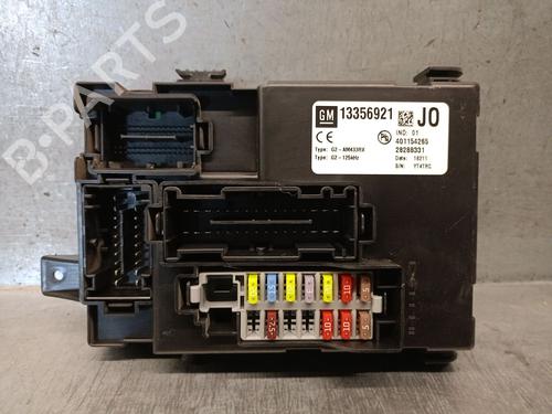 Zekeringkast OPEL MERIVA B MPV (S10) 1.3 CDTI (75) (95 hp) 30510944