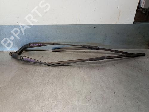 Used Front windshield wiper arm MERCEDES-BENZ B-CLASS Sports Tourer (W245) B 180 CDI (245.207) (109 hp) 27243812