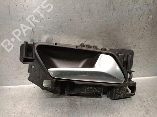 Høyre foran invendig håndtak PEUGEOT 3008 II SUV (MC_, MR_, MJ_, M4_) 1.2 THP/ PureTech 130 (MRHNSM, MRHNSU, MRHNSJ, MRHNYW,... (131 hp) 23962856