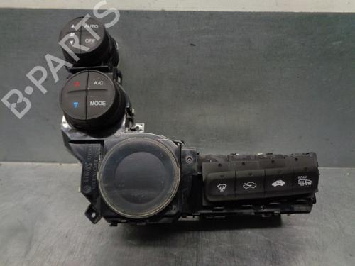Used Climate control HONDA JAZZ III (GE_, GG_, GP_, ZA_) 1.3 i (GE6, GG3, GG6) (100 hp) 11061752