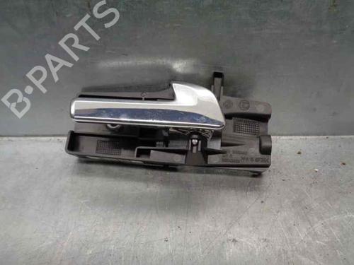 Used Front right interior door handle Front right interior door handle 8135020 8135020