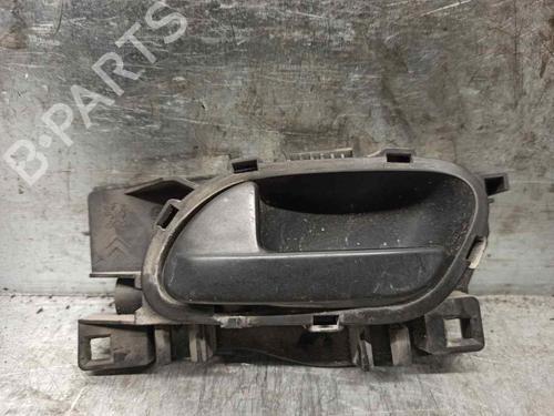 Used Front left interior door handle Front left interior door handle 9501242 9501242