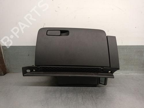 Porta-luvas AUDI A1 Sportback (8XA, 8XF) 1.4 TDI (90 hp) 31585391