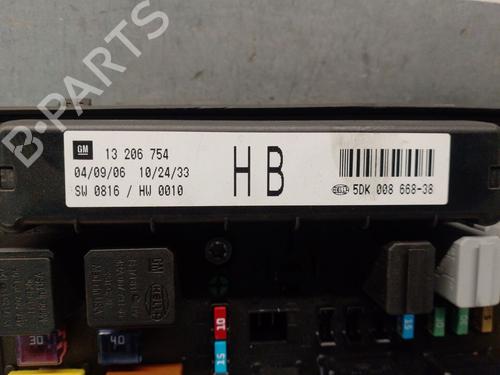 Fuse box OPEL ZAFIRA / ZAFIRA FAMILY B (A05) 1.8 LPG (M75) | BP29135579E1