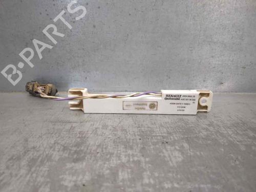 Antenne/Base RENAULT FLUENCE (L3_) 1.5 dCi (L30D, L30L, L306, L33F, L33L, L33M, L33V, L33W) (110 hp) 18310405