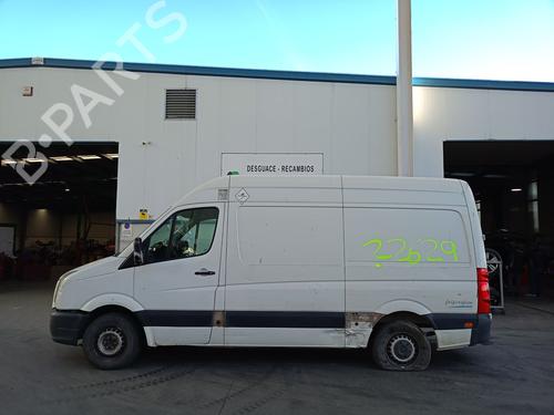 Pièces Détachées Usagées VW CRAFTER 30-35 Bus (2E_) 2.5 TDI (136 hp) 2546371