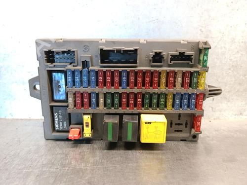 Used Fuse box Fuse box LAND ROVER DISCOVERY II (L318) 2.5 Td5 4x4 (136 hp) 40498459 40498459