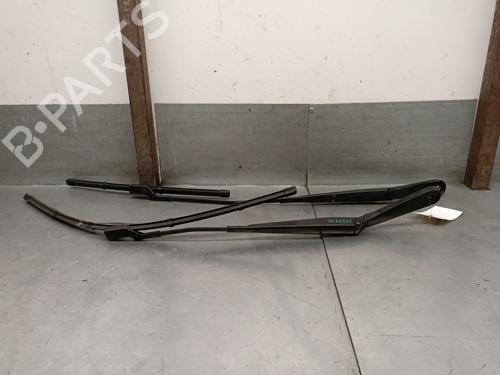Used Front windshield wiper arm Front windshield wiper arm JAGUAR XE (X760) 2.0 D (180 hp) 33933162 33933162