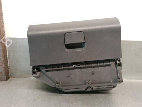 Used Glove box VW POLO (9N_, 9A_) 1.4 16V (75 hp) 27669661