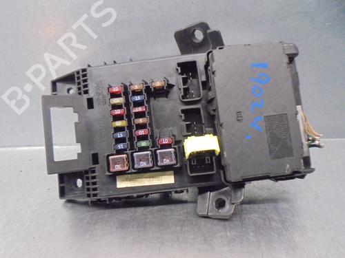 Used Fuse box TOYOTA AVENSIS (_T22_) 1.8 VVT-i (ZZT221_, ZZT221R) (129 hp) 15831388