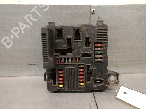 fuse-box-renault-megane-ii-bm01_-cm01_-2001-2002-2003-2004-2005-2006-2007-2008-2009-2010-2011-2012-31757031 main image