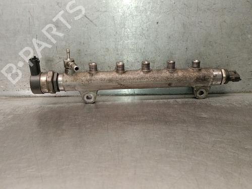 Used Injection rail Injection rail 39071502 39071502