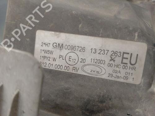 Faro izquierdo OPEL CORSA C (X01) 1.3 CDTI (F08, F68) | BP30336910C28