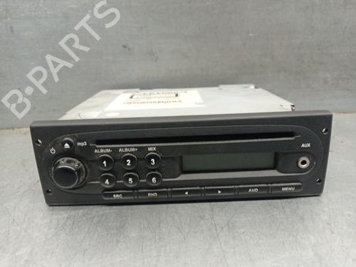 Radio DACIA SANDERO II 1.5 dCi 75 / Blue dCi 75 (B8JW, B8M4, B8AH, B8M7, B8M6) 281112231R