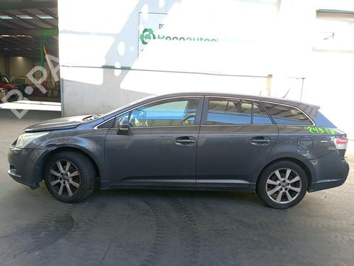 Brugte TOYOTA AVENSIS Estate (_T27_) 2.0 D-4D (ADT270_, ADT270R) 4381376