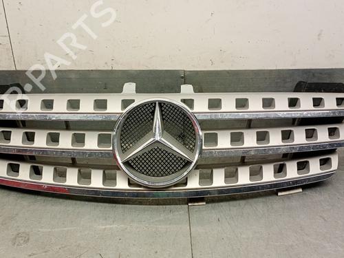 Used Grille MERCEDES-BENZ M-CLASS (W164) ML 280 CDI 4-matic (164.120) (190 hp) 30512073