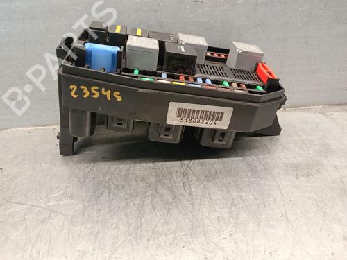 Fuse box JAGUAR X-TYPE I (X400) 2.0 D | BP28962054E1