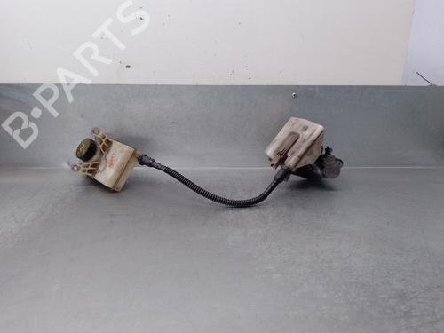 Used Brake master cylinder PEUGEOT 5008 (0U_, 0E_) 1.6 HDi (110 hp) 15215548