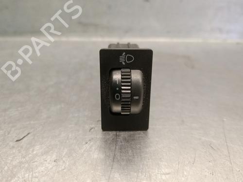 Used Headlight switch TOYOTA COROLLA (_E12_) 1.4 D (NDE120_, NDE120R) (90 hp) 30587209