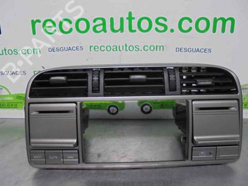 Console central NISSAN X-TRAIL I (T30) 2.2 dCi 4x4 (136 hp) 29570420