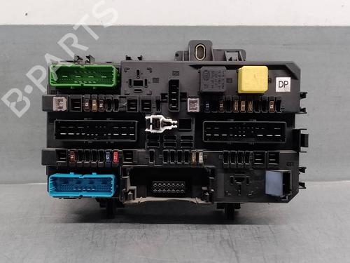 Used Fuse box OPEL MERIVA A MPV (X03) 1.7 CDTI (E75) (100 hp) 18660767