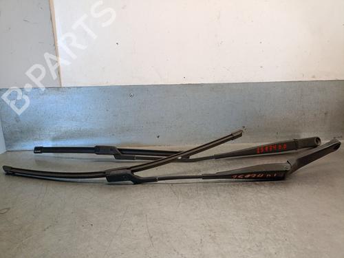 Used Front windshield wiper arm Front windshield wiper arm 36996480 36996480