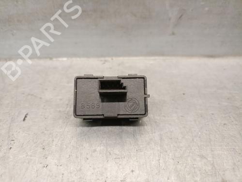 Right front window switch FIAT STILO (192_) 1.9 D Multijet | BP30137243I26