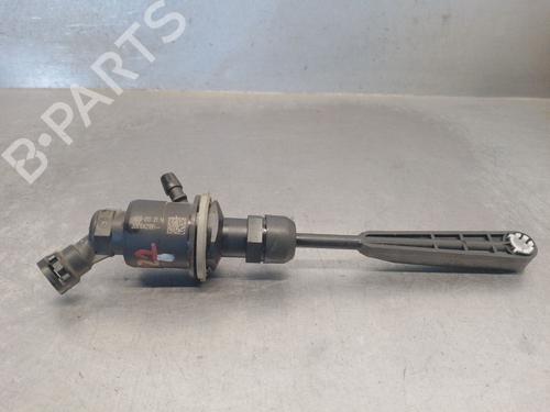 Clutch slave cylinder RENAULT MASTER III Van (FV) 2.3 dCi 135 FWD (FV0N, FV08, FV06, FV00, FV1S) | BP37526035M113 - Image 2