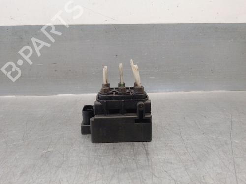 Used Suspension compressor MERCEDES-BENZ S-CLASS (W221, V221) S 350 (221.056, 221.156) (272 hp) 21581625