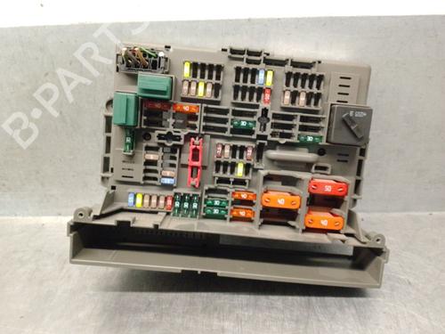 Used Fuse box Fuse box BMW X1 (E84) sDrive 20 d (163 hp) 33660561 33660561